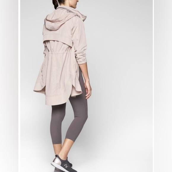Athleta Drip Drop Rain Jacket in Beech Stone Pink Full Zip Size Medium Tall - Picture 2 of 8